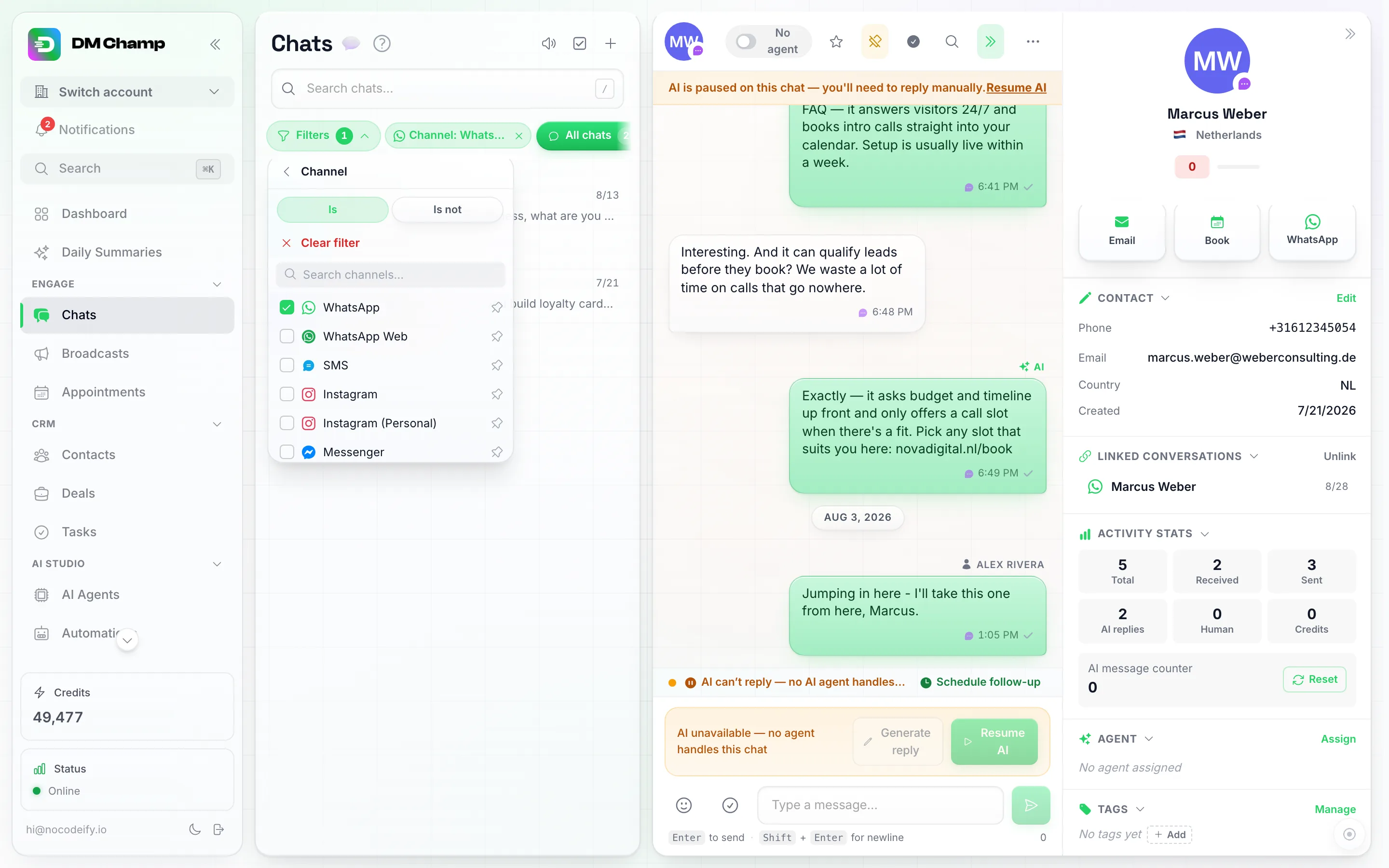 O painel de Filtros aberto na seção Canal, com uma seta de voltar, um botão É / Não é definido como É, um link Limpar filtro e uma caixa de pesquisa de canais acima das caixas de seleção para WhatsApp (marcado), WhatsApp Web, SMS, Instagram, Instagram (Pessoal) e Messenger, cada linha com um pequeno ícone de alfinete à direita