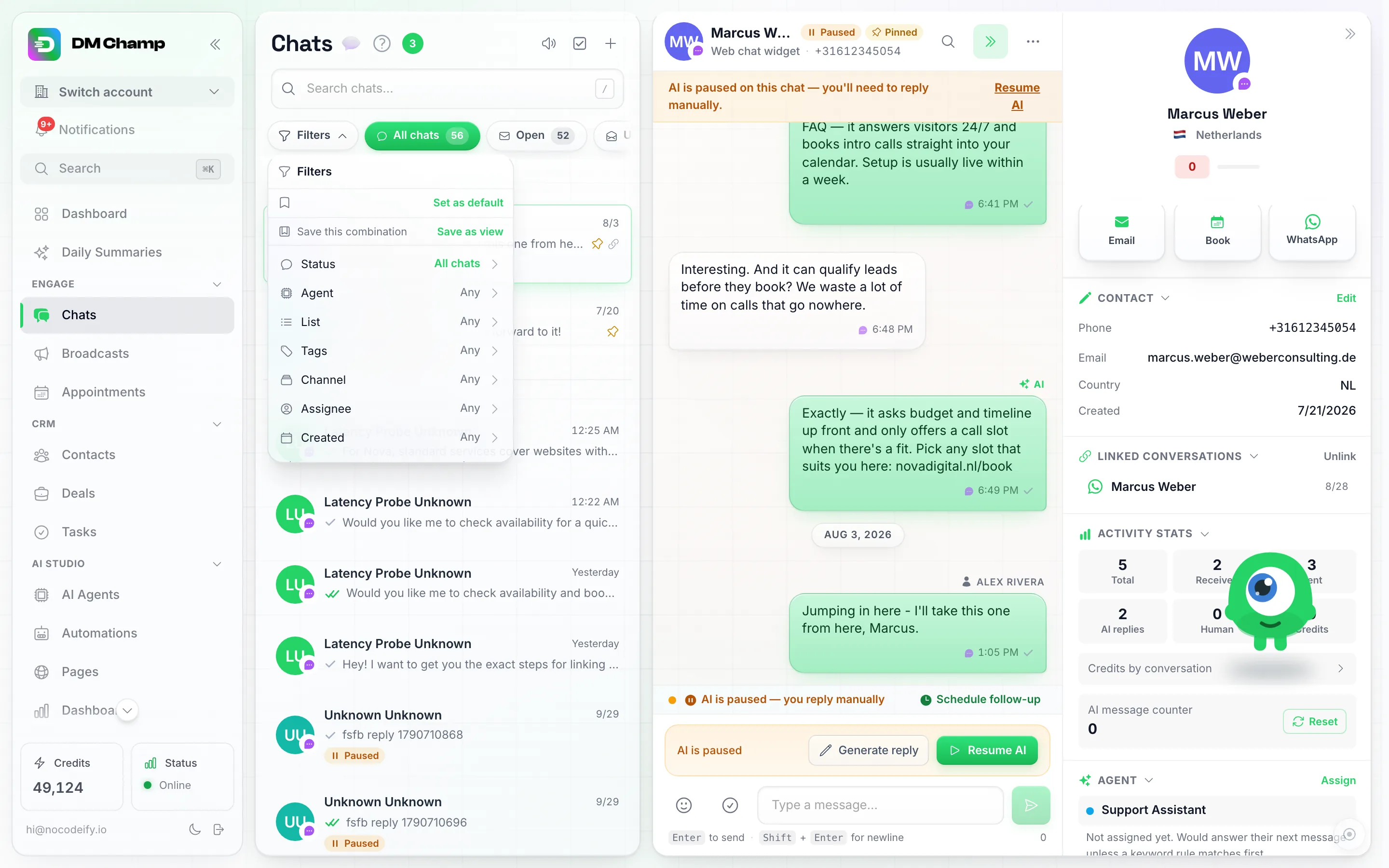 O painel de Filtros aberto a partir do botão de funil, com uma linha de marcador 'Definir como padrão' e uma linha 'Salvar esta combinação' com um link 'Salvar como visualização' no topo, depois as seções Status (Todas as conversas), Agente, Lista, Etiquetas, Canal, Responsável e Criado, cada uma mostrando 'Qualquer' à direita com um chevron; Transmissão e o interruptor 'Incluir conversas arquivadas' ficam mais abaixo na lista
