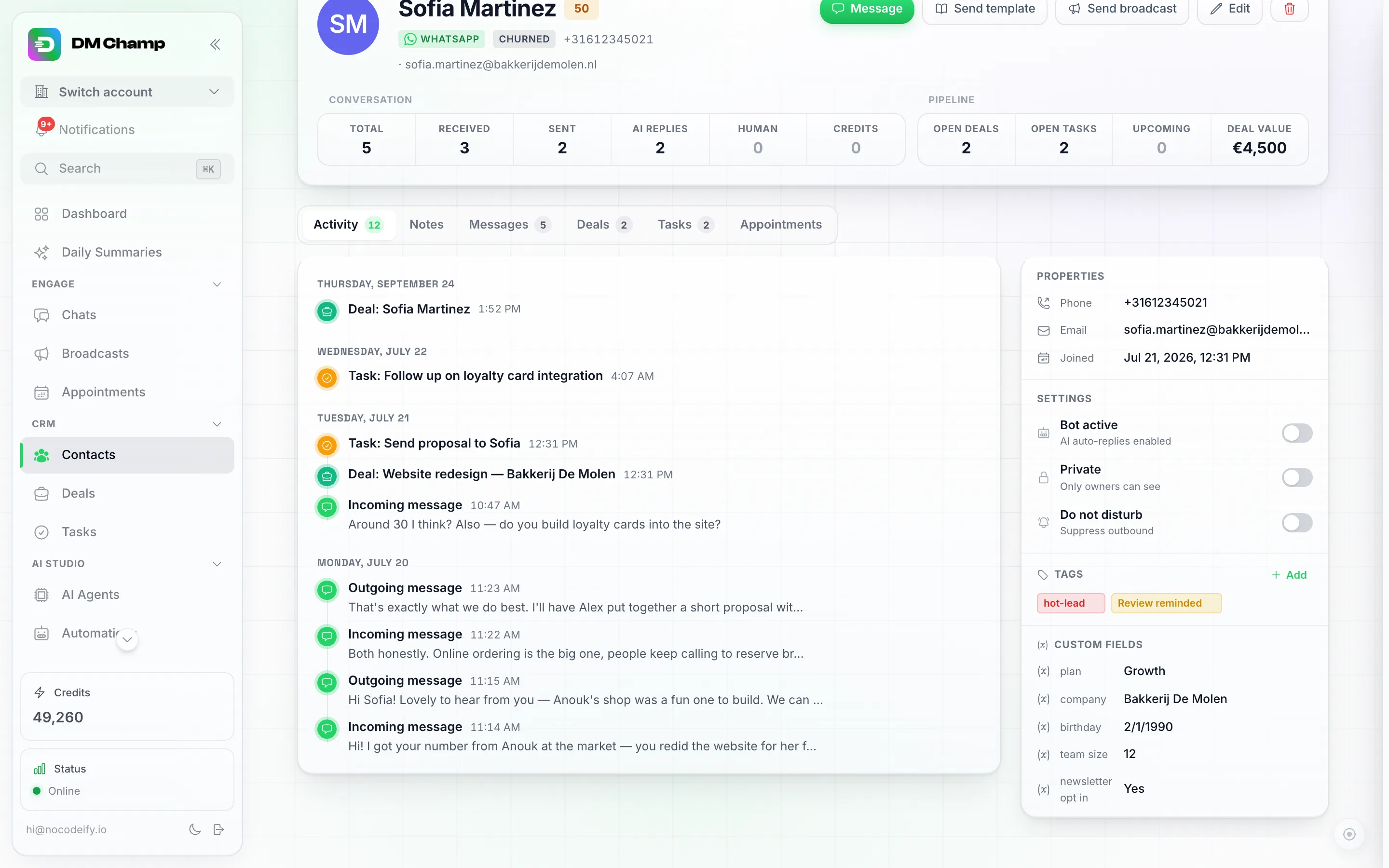 A contact's full record, with the Custom Fields section of the right-hand panel listing plan Growth, company Bakkerij De Molen, birthday 2/1/1990, team size 12 and newsletter opt in Yes