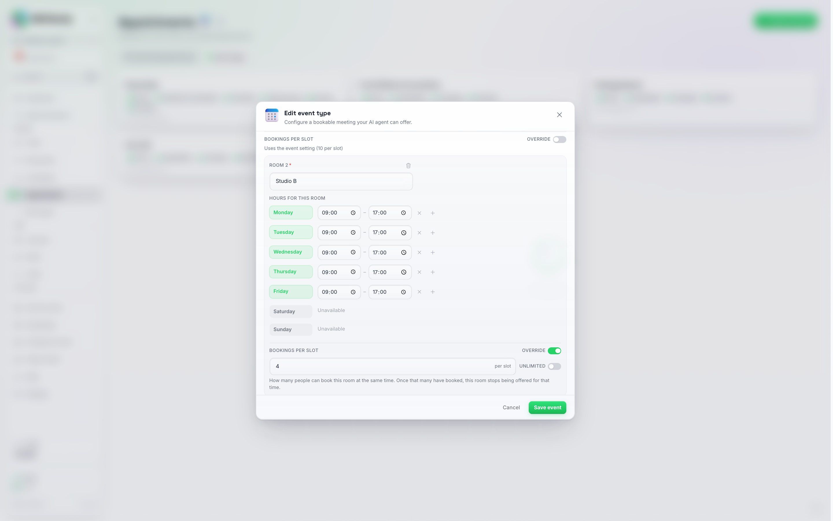 Dois cartões de sala no formulário de tipo de evento: o primeiro mostra Reservas por slot com Substituir desativado e a linha Usa a configuração do evento (10 por slot), o segundo tem Substituir ativado com um número de 4 por slot