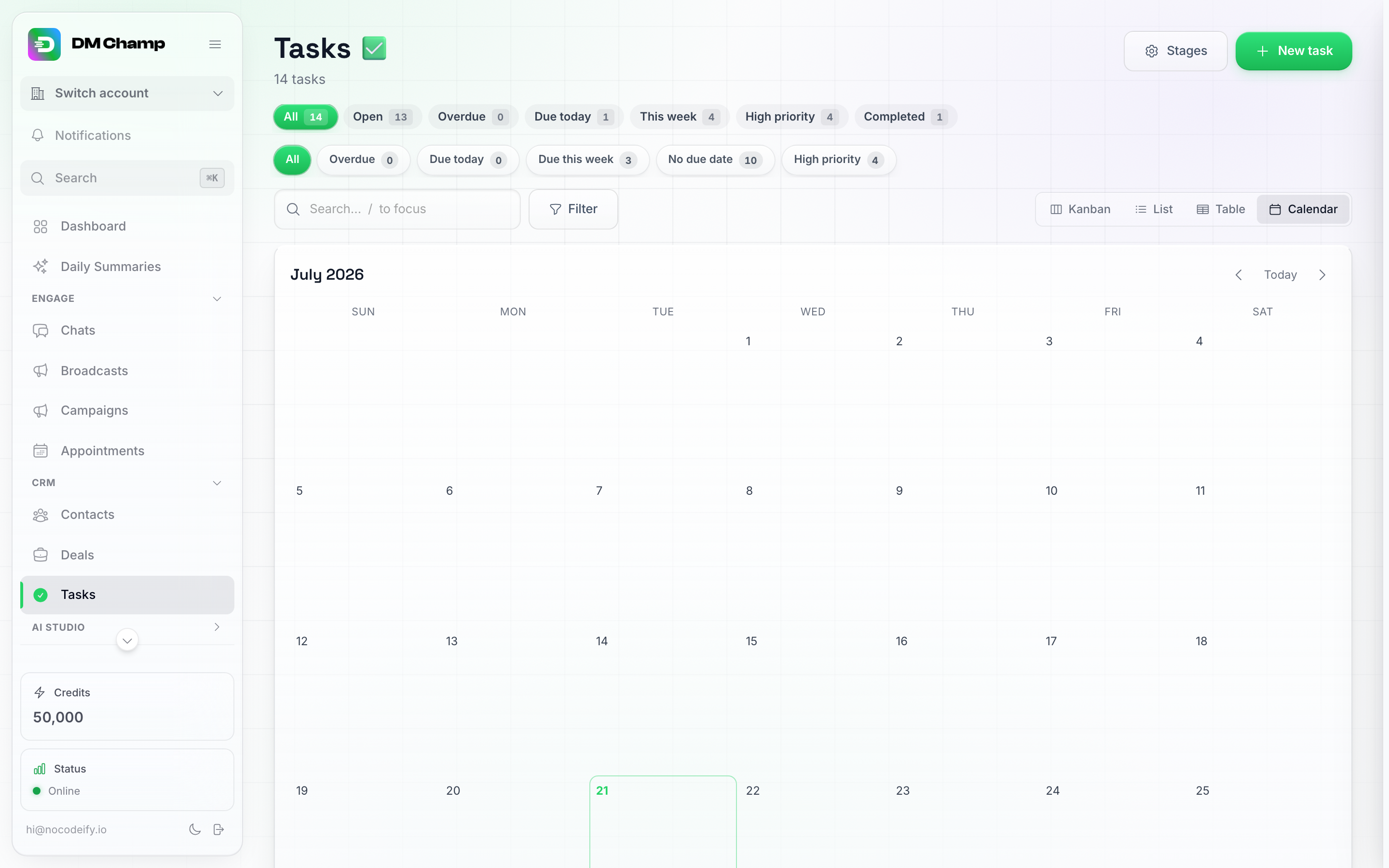 La vista de Calendario de tareas, una cuadrícula mensual con una insignia de conteo en cada día que tiene tareas pendientes